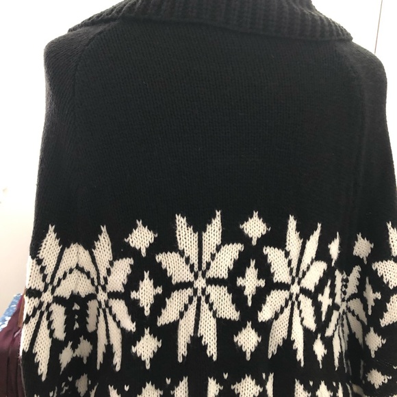 Poncho - Picture 2 of 3